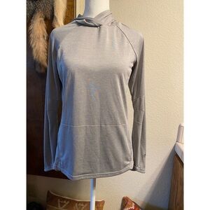 Women’s Mountain Hardwear Gray Long Sleeve Lightweight With Hoodie
